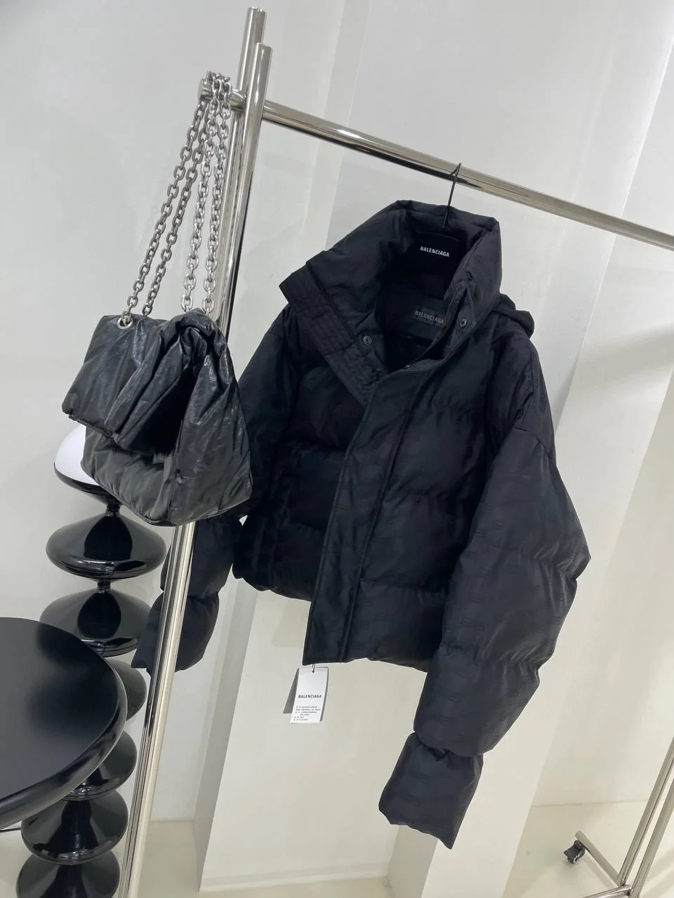 Жіночий пуховик - Balenciaga